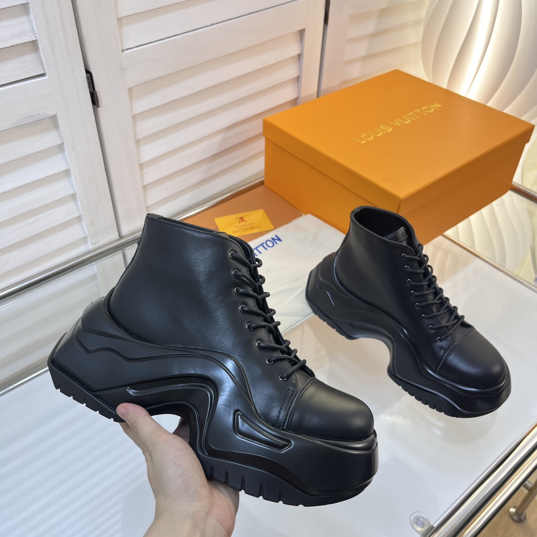 Bagsaaa L0vis Vvtt0n ALl Black Sneakers 