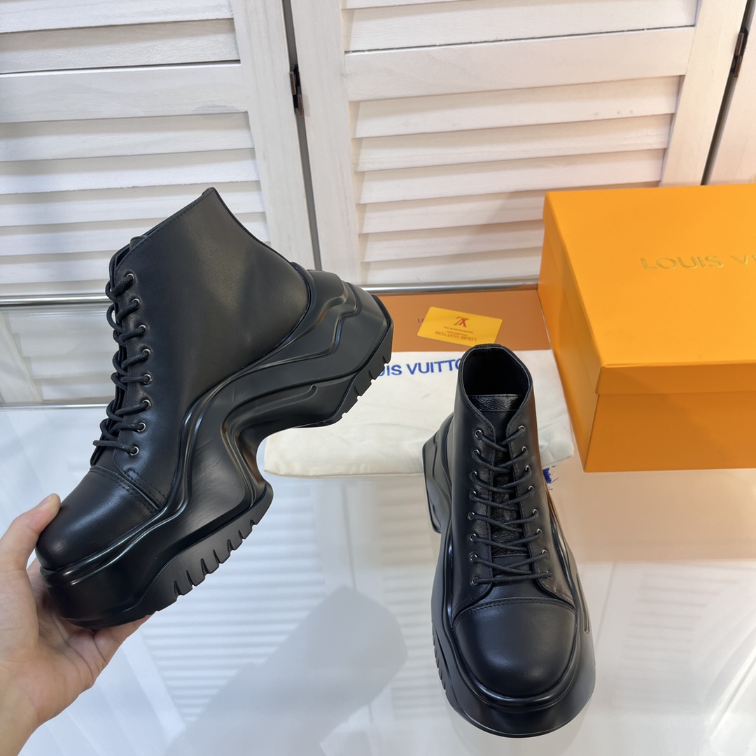 Bagsaaa L0vis Vvtt0n ALl Black Sneakers