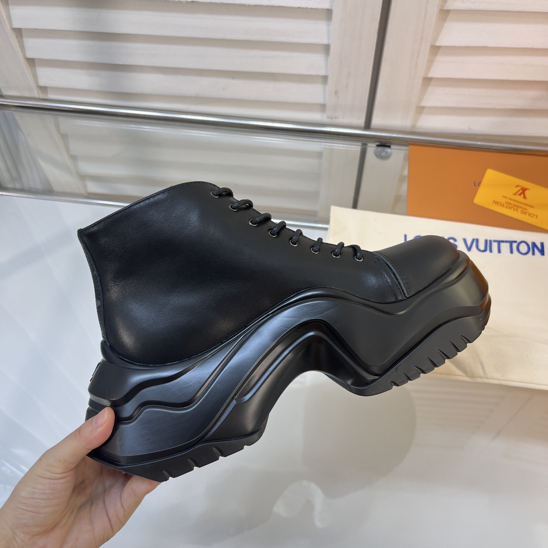 Bagsaaa L0vis Vvtt0n ALl Black Sneakers