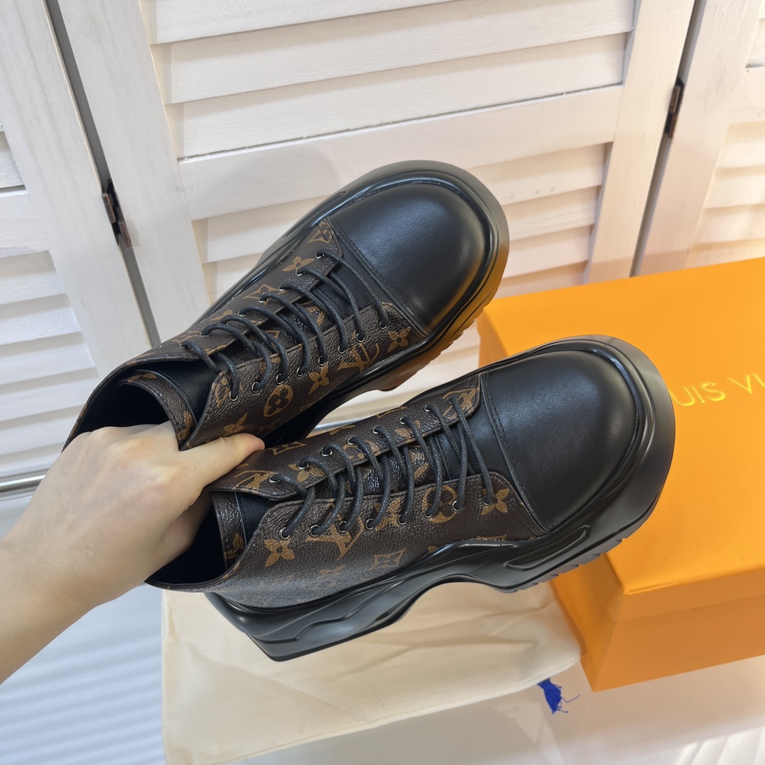 Bagsaaa L0vis Vvtt0n Black and Brown Monogram Sneakers