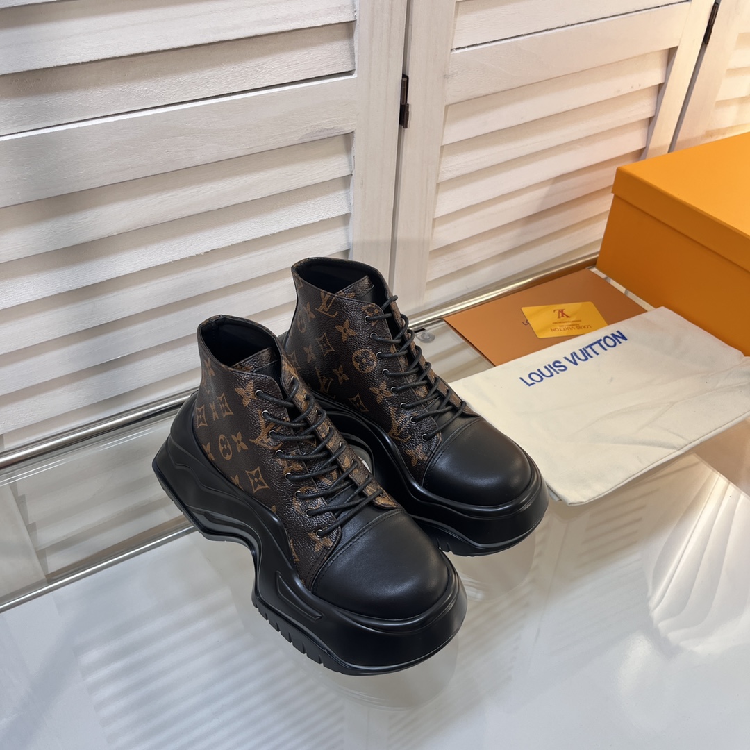Bagsaaa L0vis Vvtt0n Black and Brown Monogram Sneakers