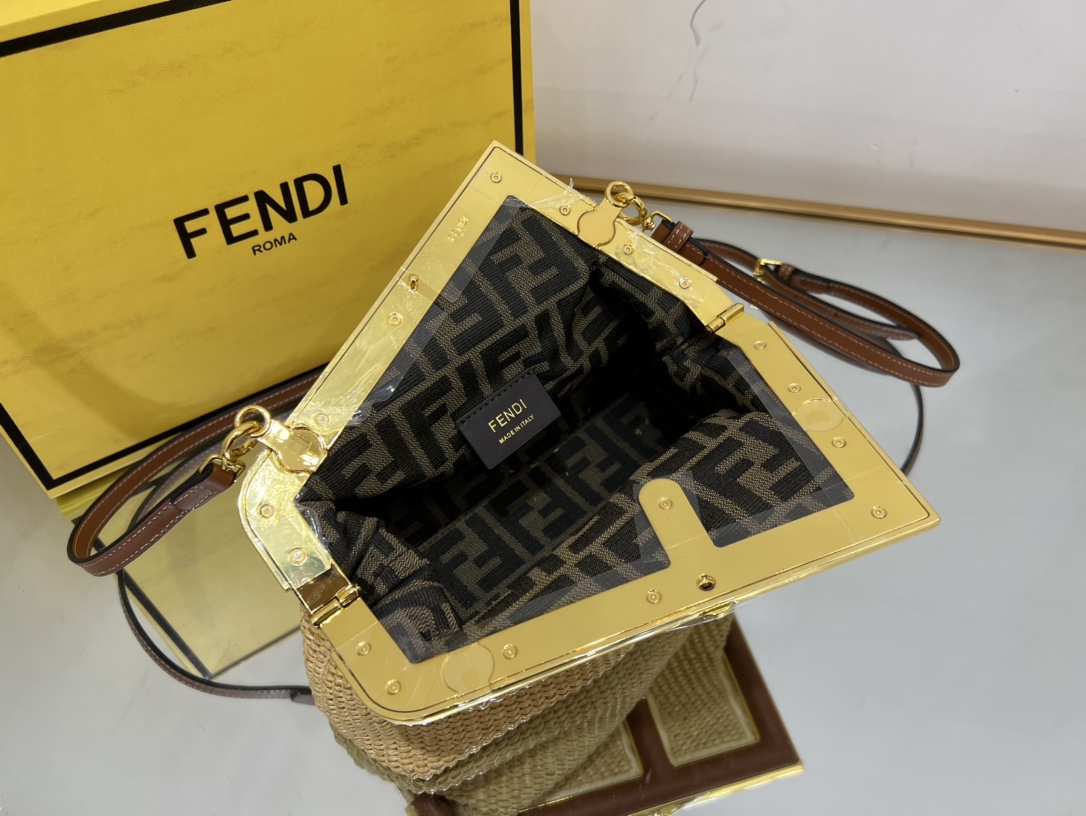 Bagsaaa F**di Frist Raffia Leather - 26*9.5*18cm
