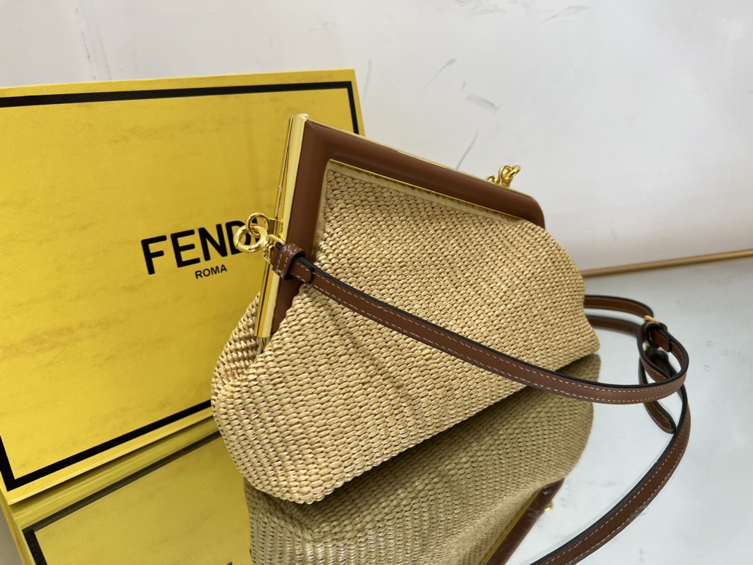 Bagsaaa F**di Frist Raffia Leather - 26*9.5*18cm