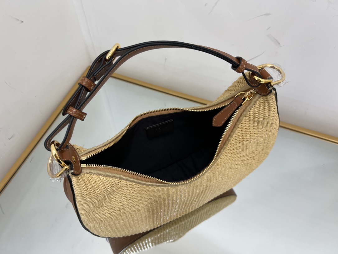 Bagsaaa F**di Graphy Raffia - 29*24.5*10cm