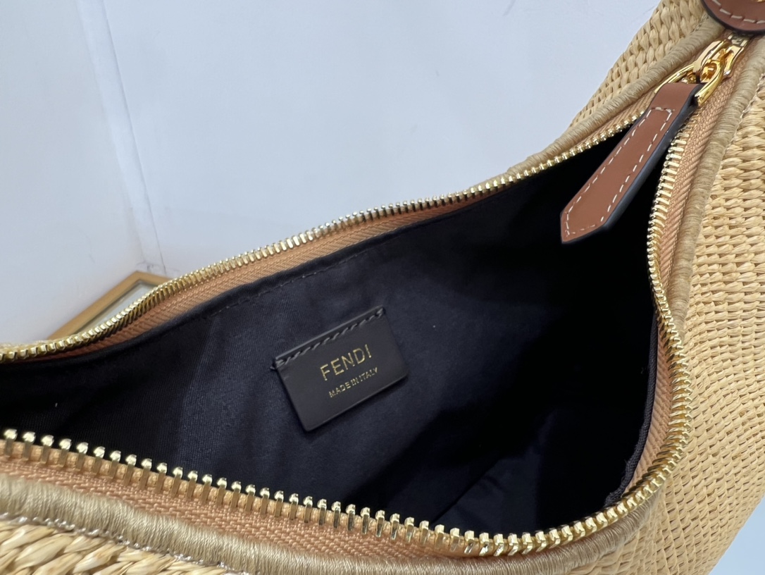 Bagsaaa F**di Graphy Raffia - 29*24.5*10cm
