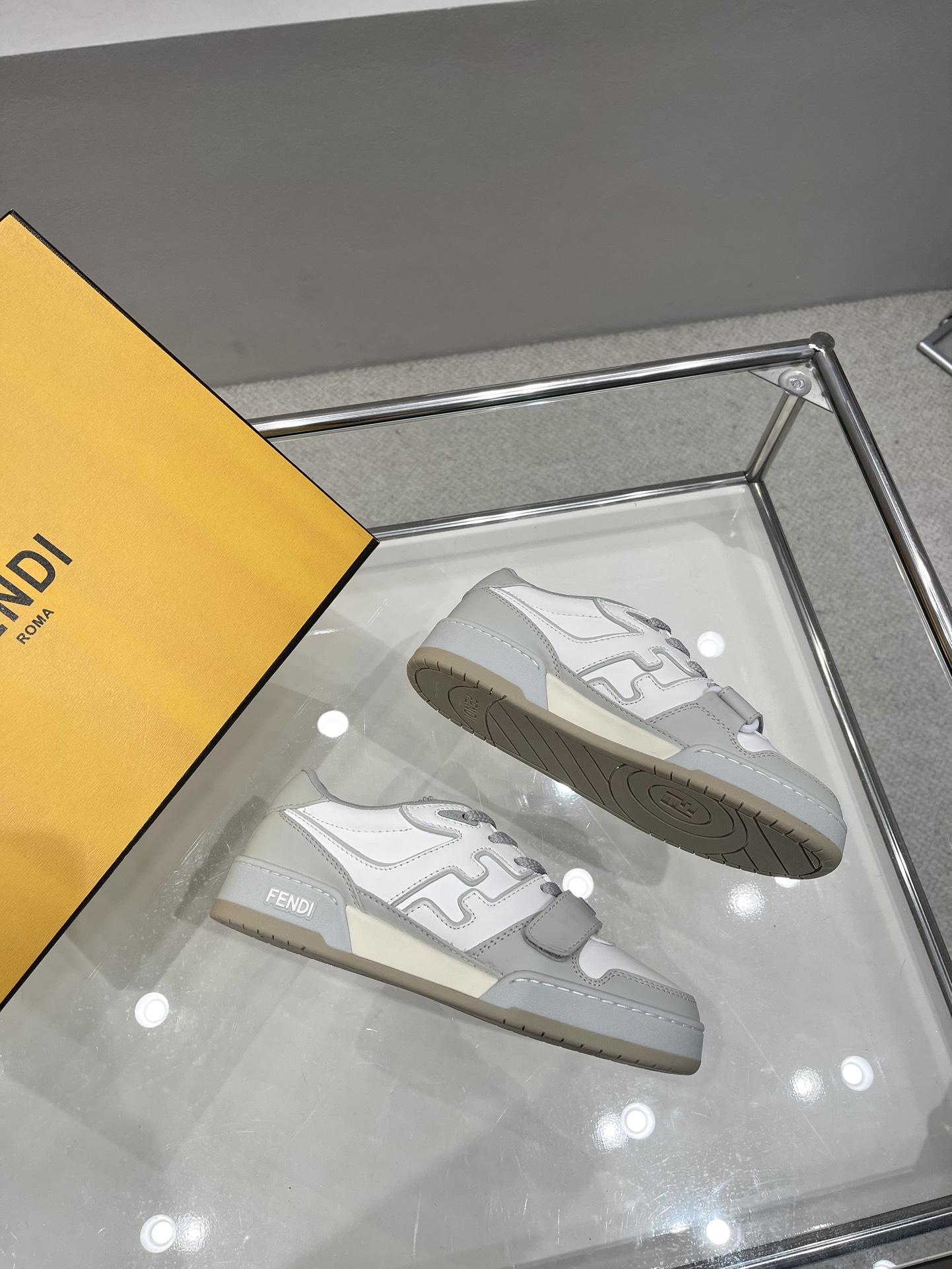 Bagsaaa F**di Match Low Top Sneaker Grey