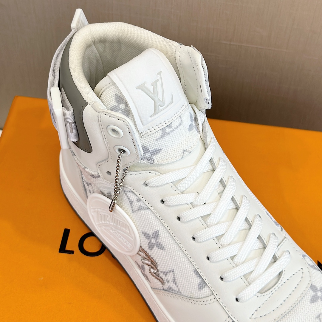 Bagsaaa L0vis Vvtt0n High Top White Sneakers