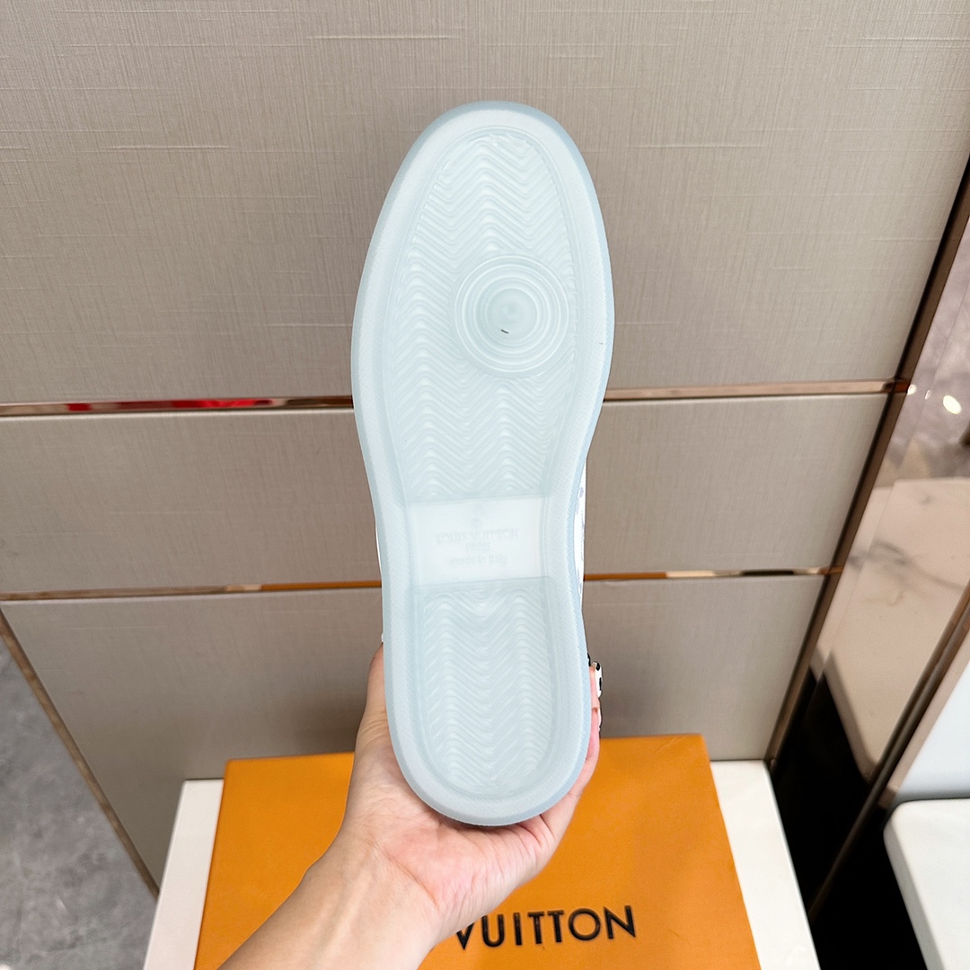 Bagsaaa L0vis Vvtt0n High Top White Sneakers