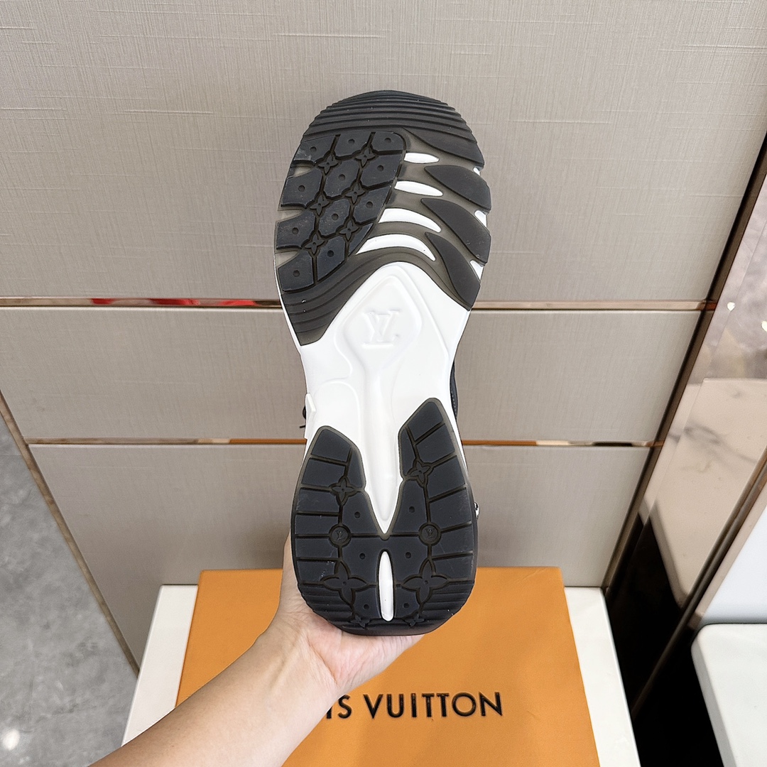 Bagsaaa L0vis Vvtt0n Black Trainer Sneaker