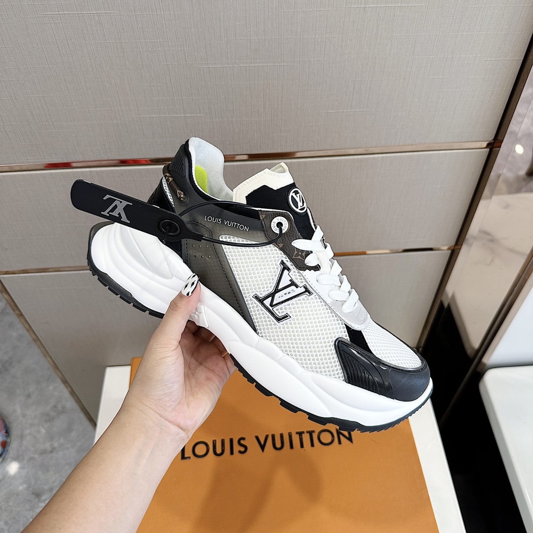 Bagsaaa L0vis Vvtt0n White Trainer Sneaker