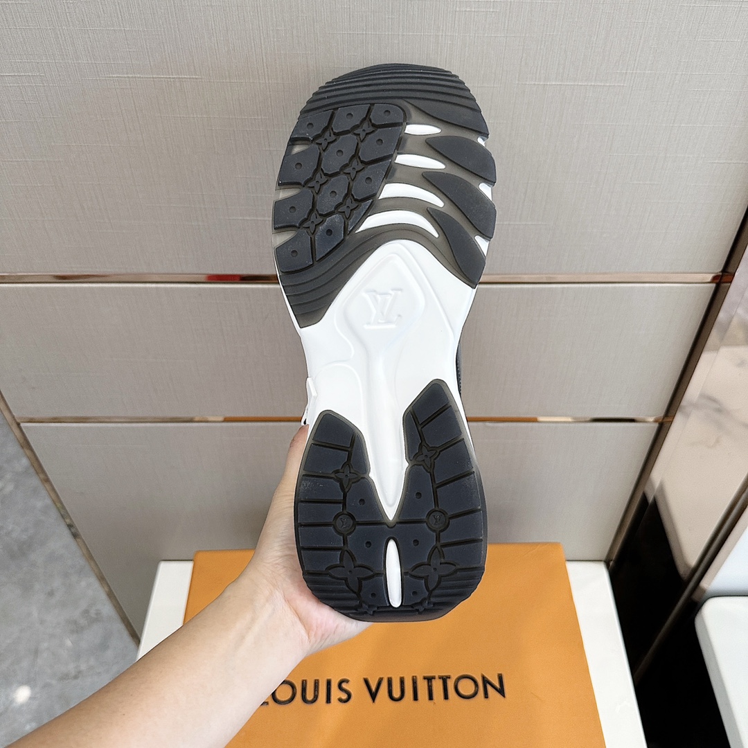 Bagsaaa L0vis Vvtt0n White Trainer Sneaker
