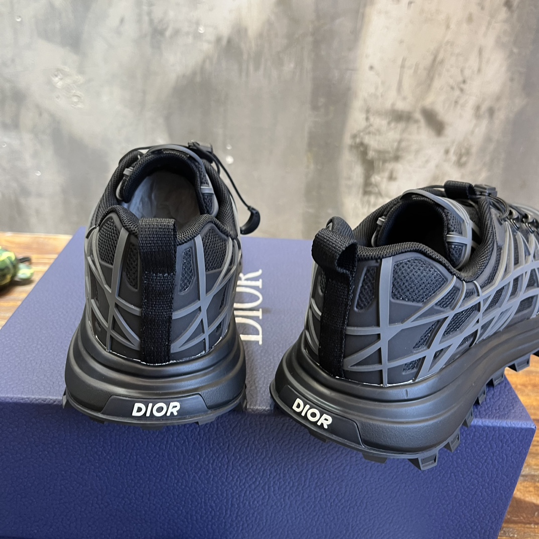 Bagsaaa D10r B22 Athletic Sneakers Black Color