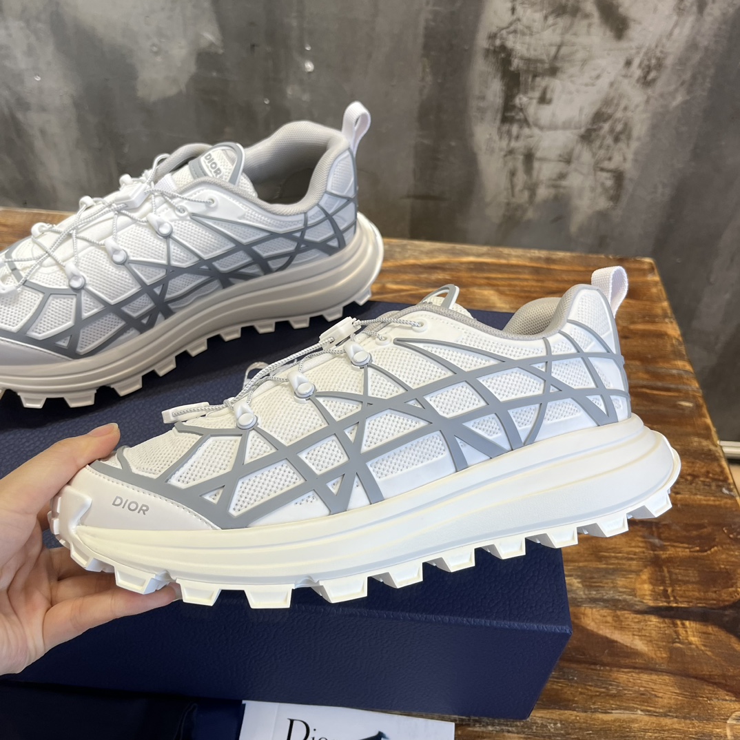 Bagsaaa D10r B22 Athletic Sneakers White Color