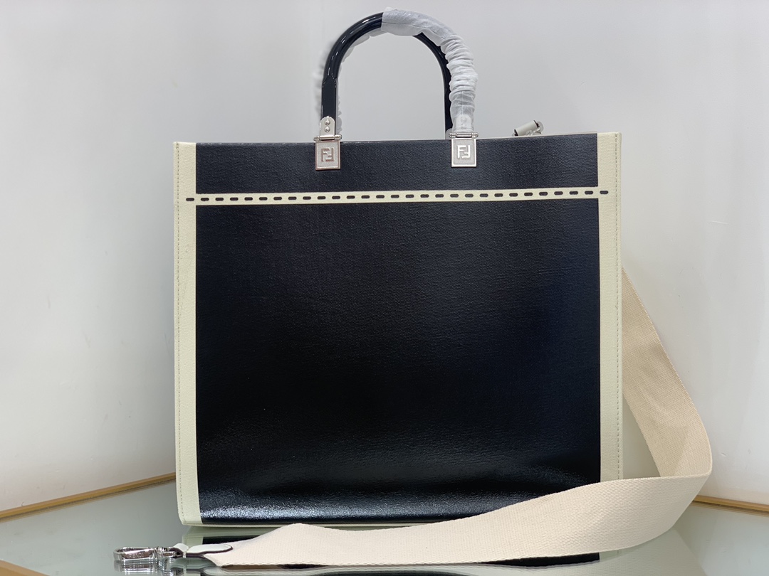 Bagsaaa F**di Sunshine Medium Canvas and black patent leather shopper bag - 35x31x17cm