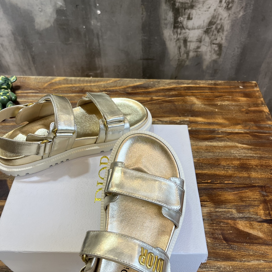 Bagsaaa D10r act sandal lambskin leather gold
