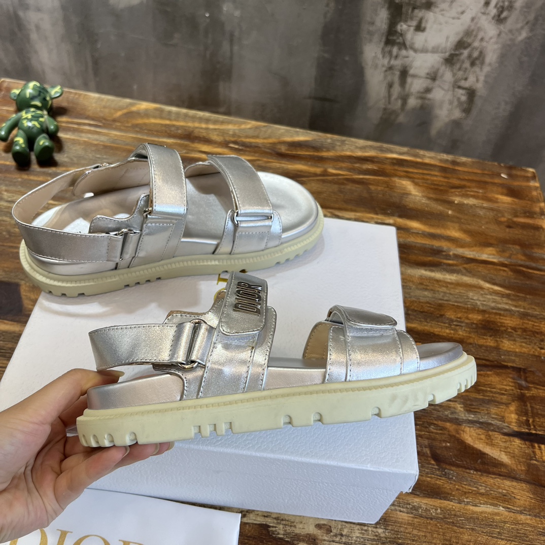 Bagsaaa D10r act sandal lambskin leather silver