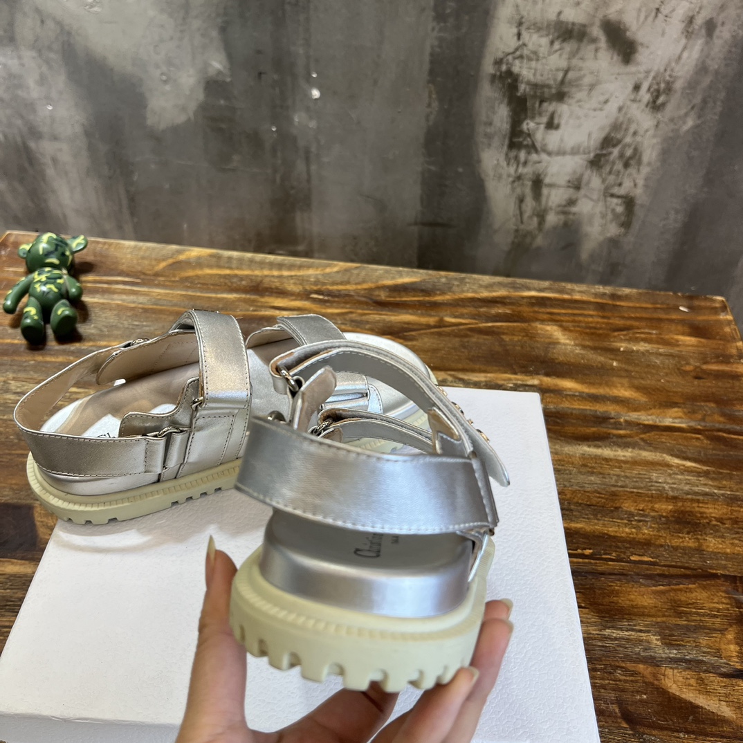 Bagsaaa D10r act sandal lambskin leather silver