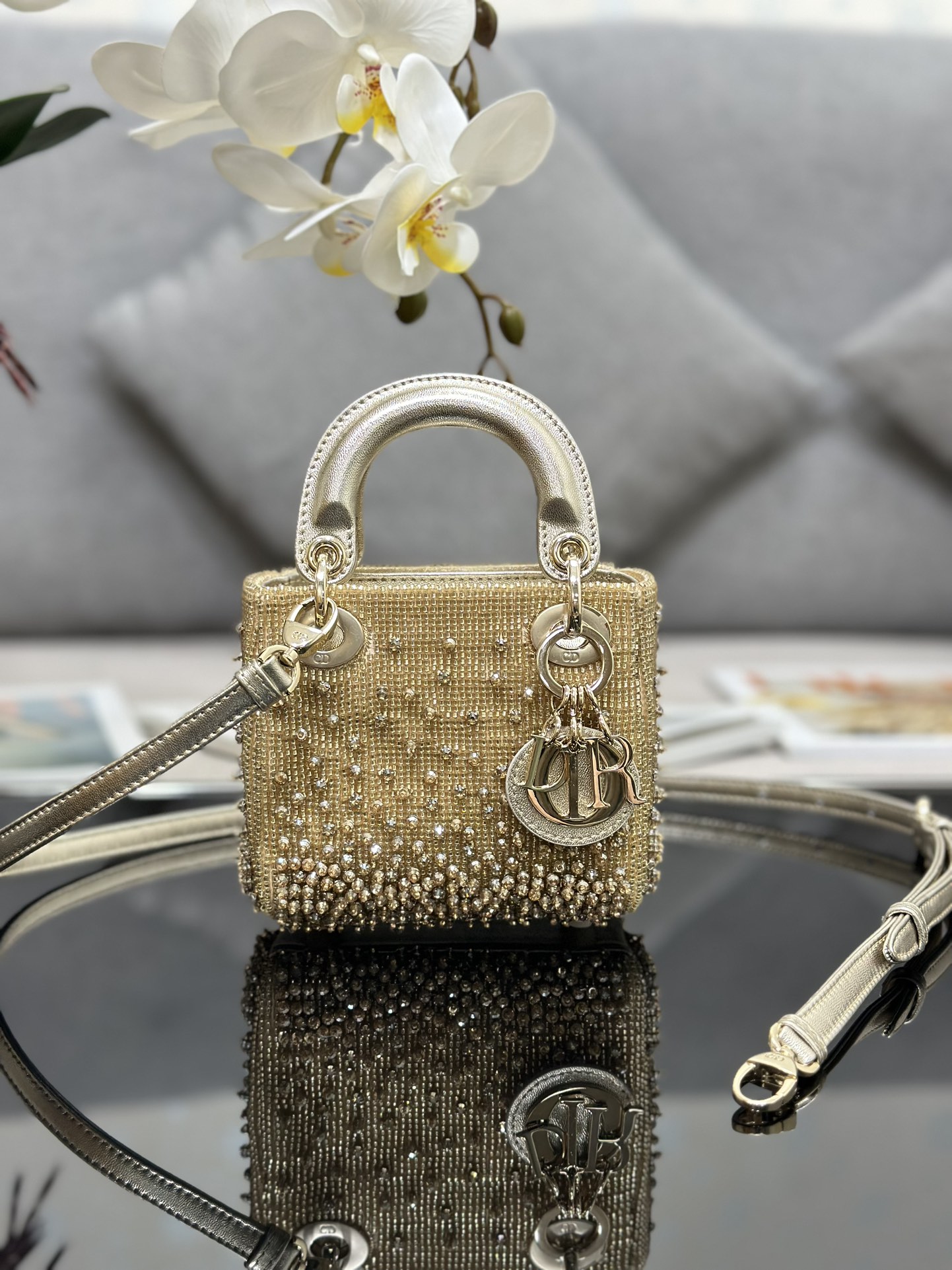 Bagsaaa D10r Lady Micro Gold-Tone Satin with Gradient Bead Embroidery 12 x 10.2 x 5cm