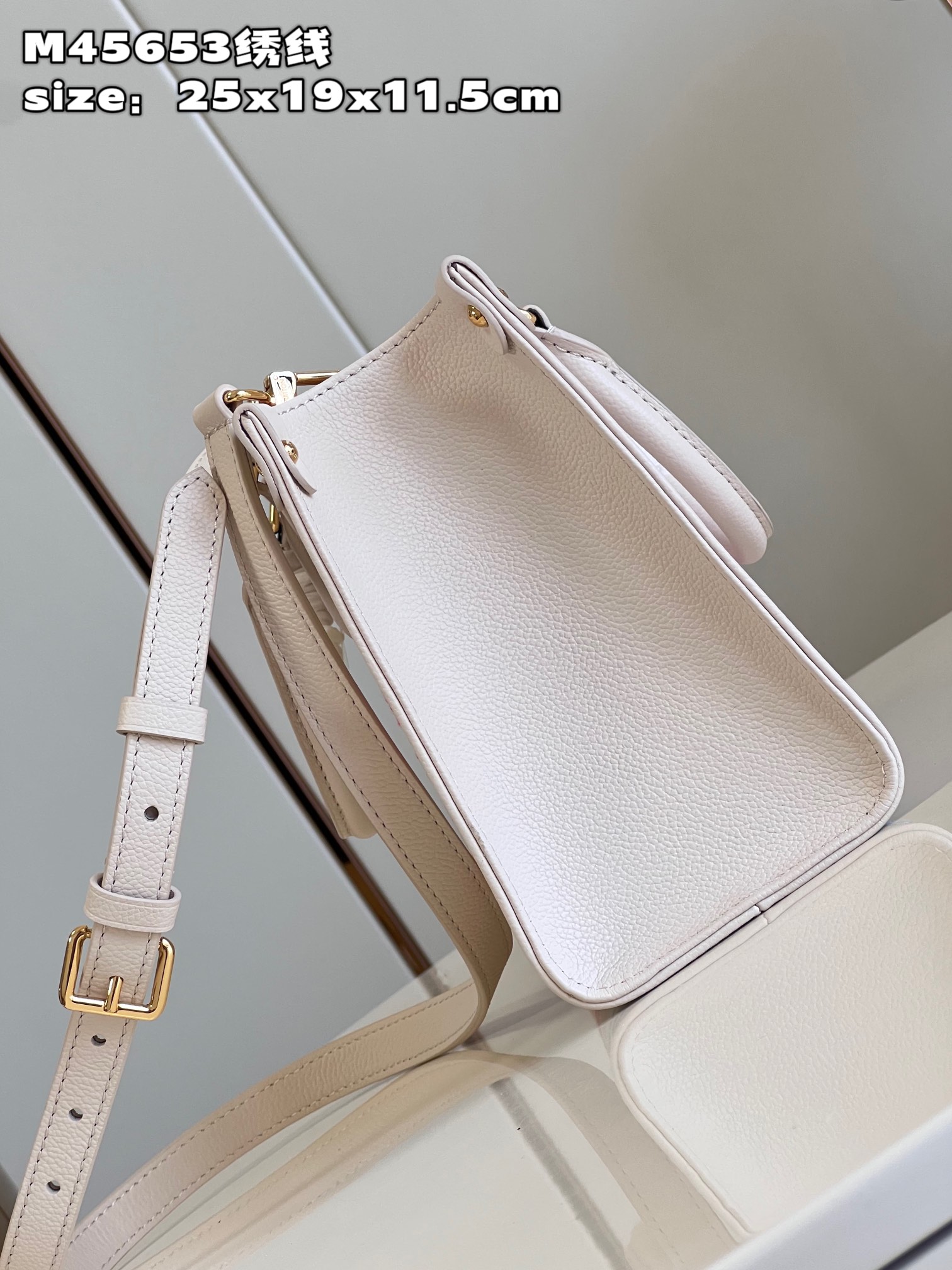 Bagsaaa L0vis Vvtt0n Onthego PM Academy - 25x19x11cm