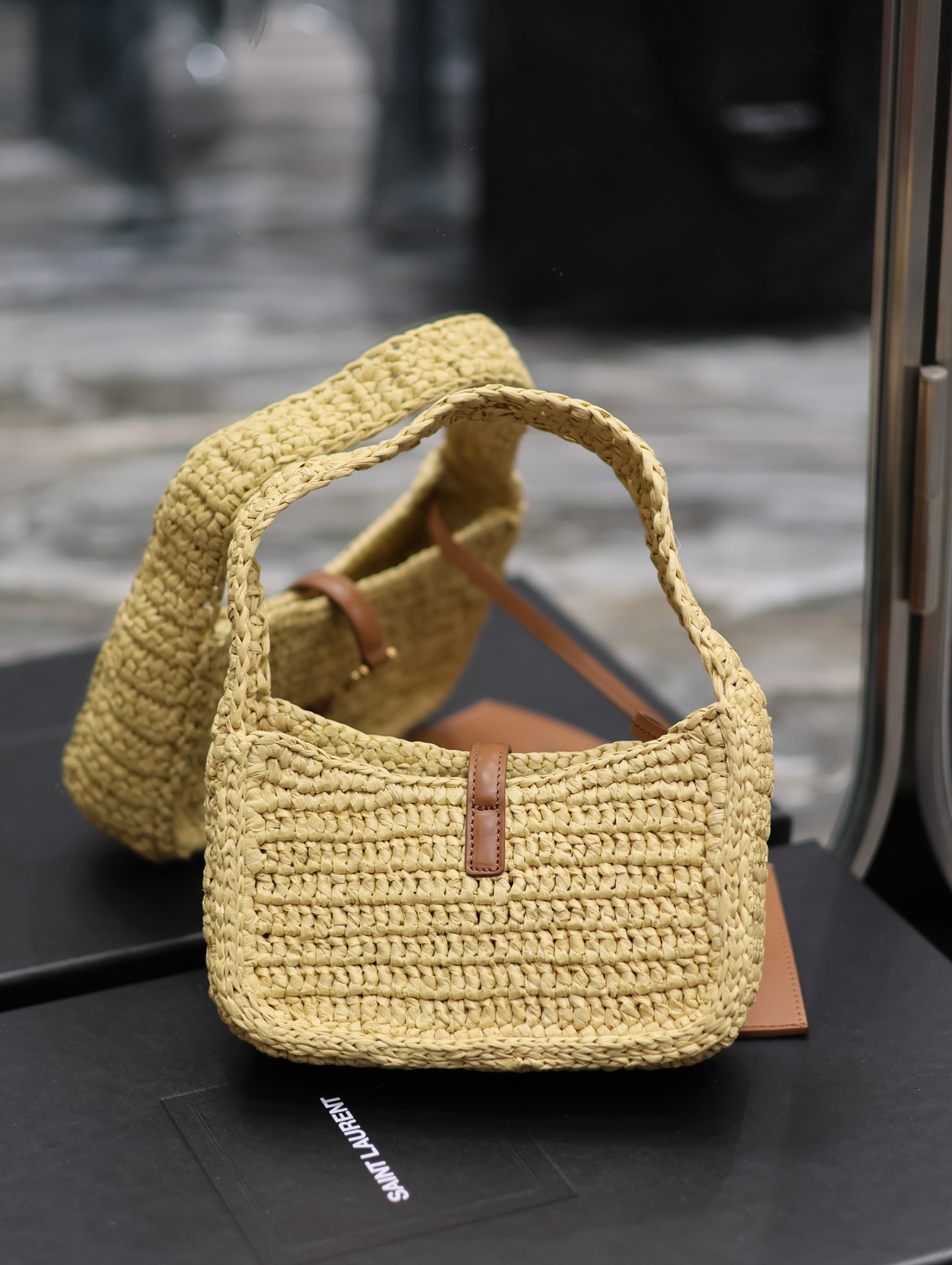 Bagsaaa Y51 Le 5 À 7 Mini In Raffia Beige - 19 X 11.5 X 4.5 CM