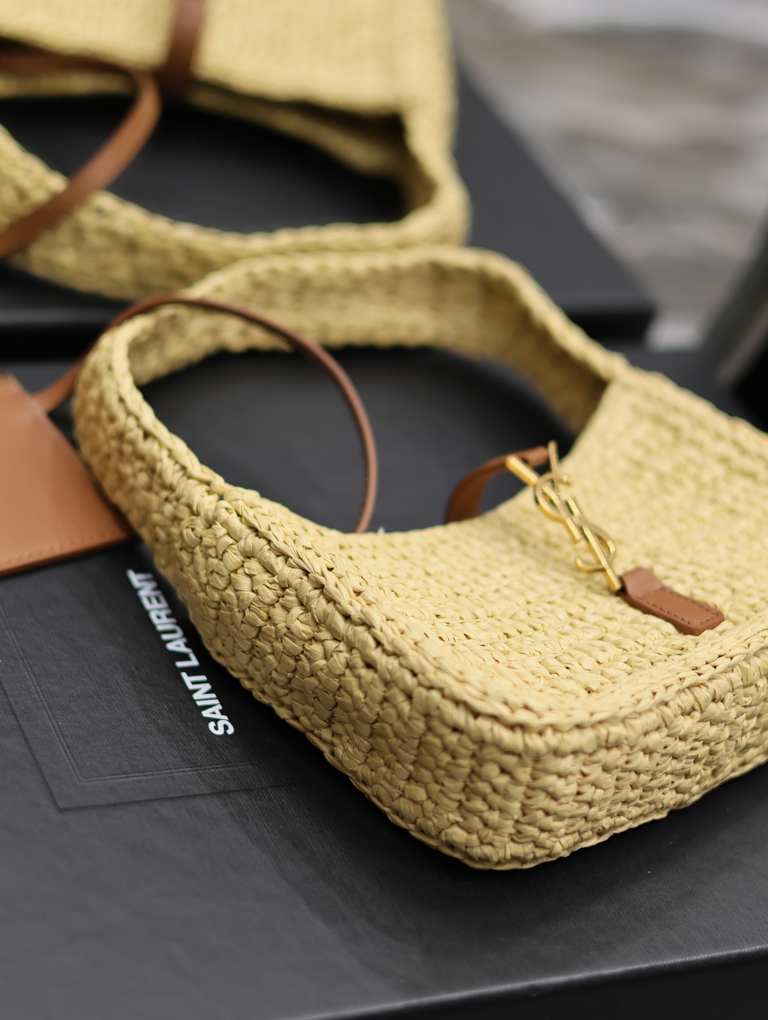 Bagsaaa Y51 Le 5 À 7 Mini In Raffia Beige - 19 X 11.5 X 4.5 CM