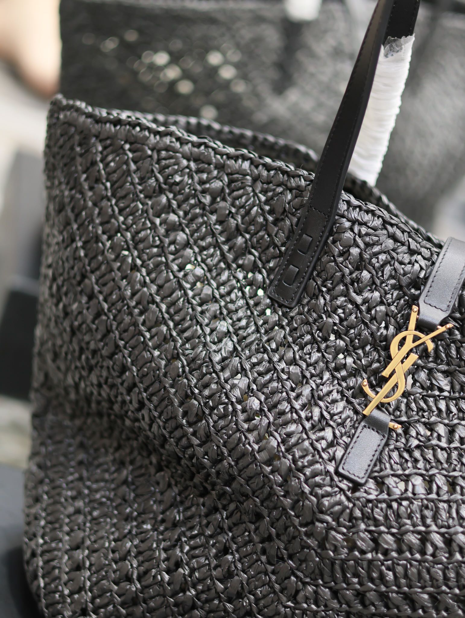 BAGSAAA Y51 PANIER MEDIUM IN RAFFIA AND VEGETABLE-BLACK LEATHER