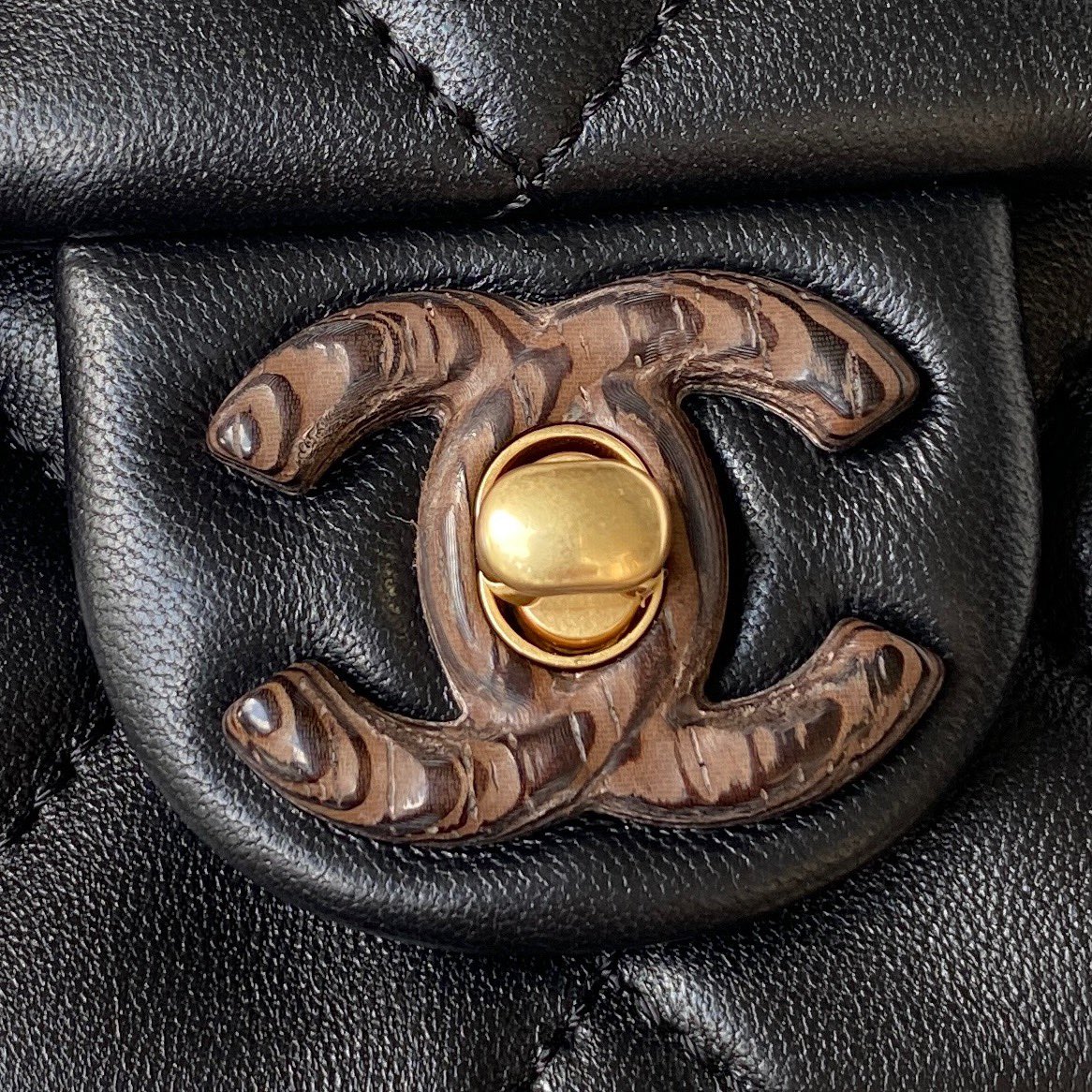 Bagsaaa Ch**el Flap Bag With Wooden Strap - 11X18X7cm