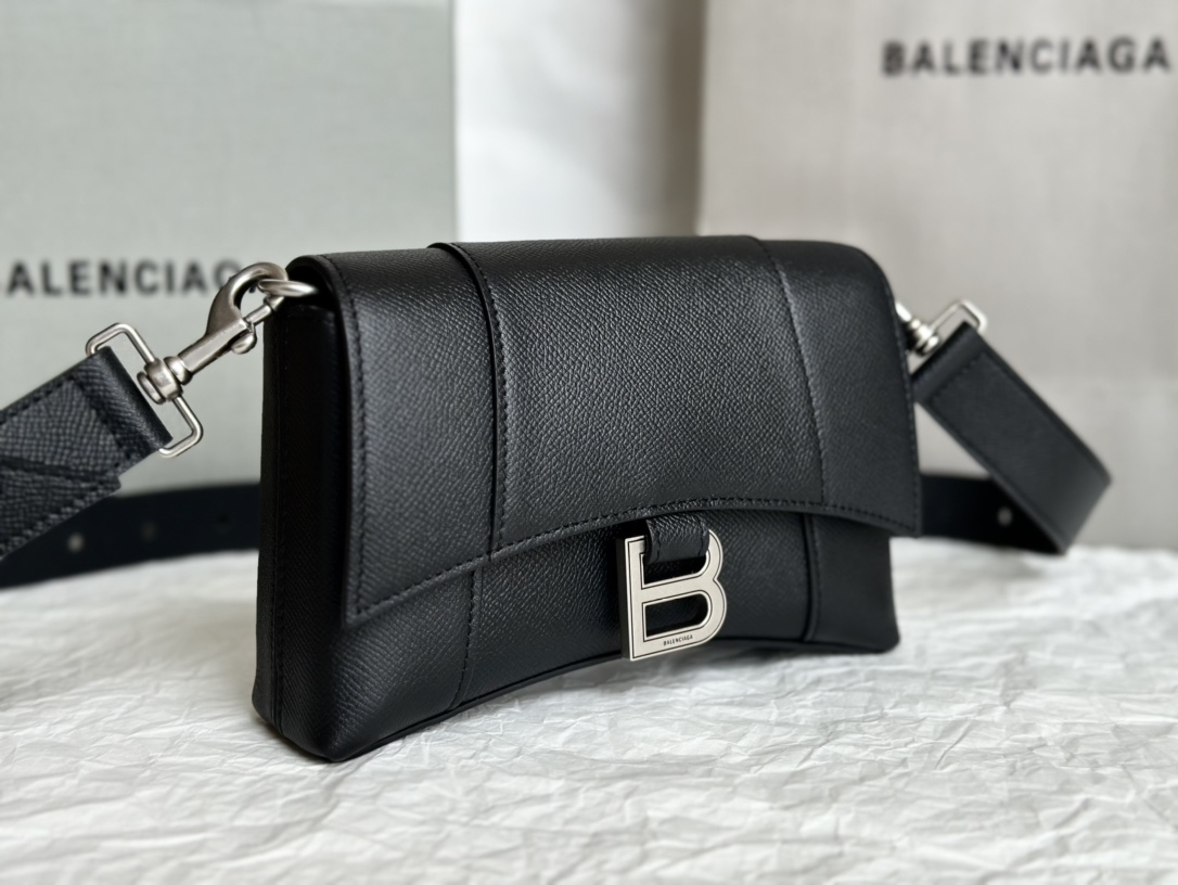 Bagsaaa Ba1en*iaga Downtown Crossbody Black Bag - 20x5x13cm