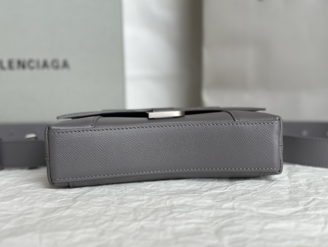 Bagsaaa Ba1en*iaga Downtown Crossbody Grey Bag - 20x5x13cm