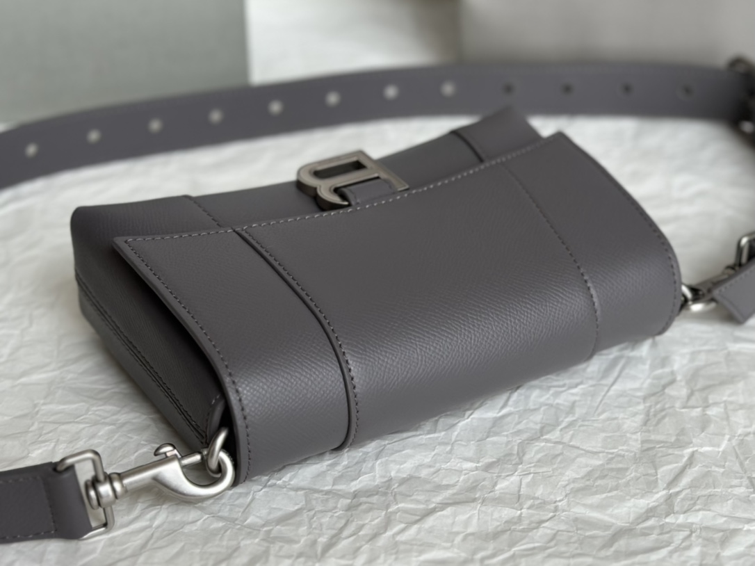 Bagsaaa Ba1en*iaga Downtown Crossbody Grey Bag - 20x5x13cm