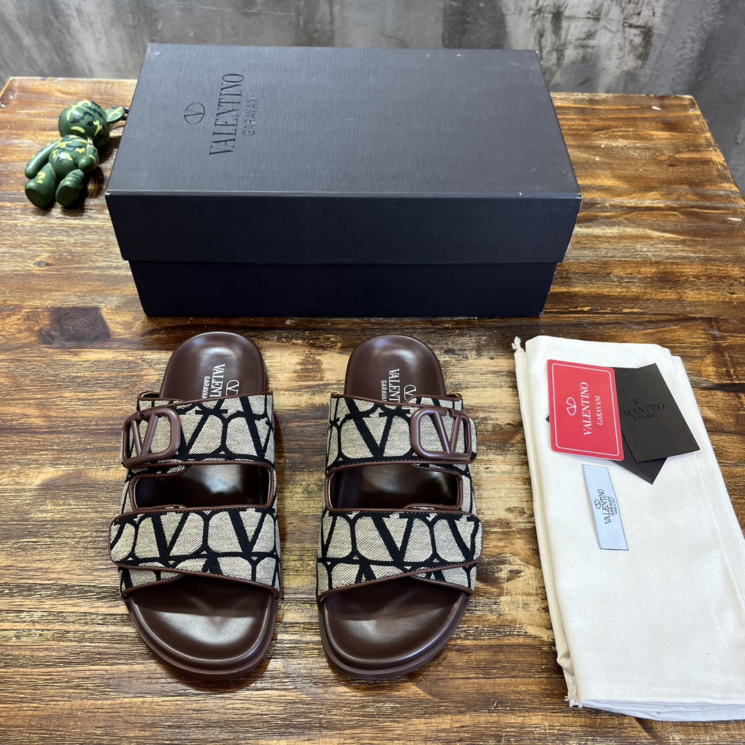 Bagsaaa Va1e*ntin0 Garavani Double Strap VLOGO Slides Brown