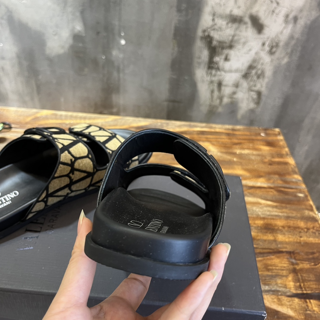 Bagsaaa Va1e*ntin0 Garavani Double Strap VLOGO Slides Black