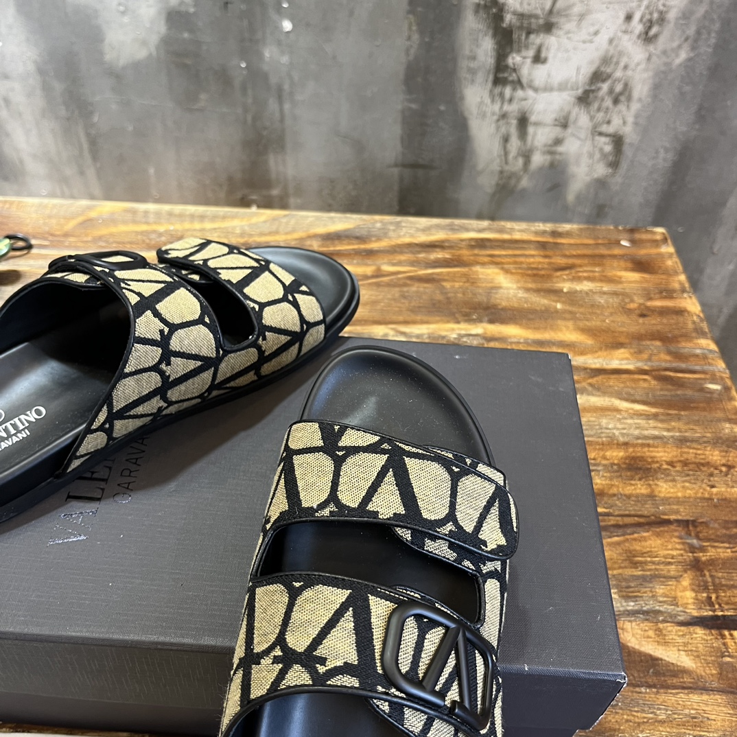 Bagsaaa Va1e*ntin0 Garavani Double Strap VLOGO Slides Black