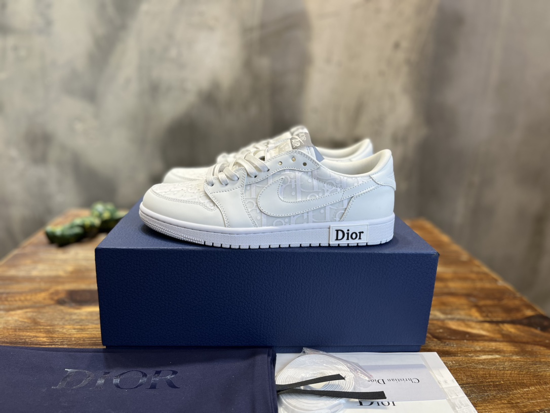 Bagsaaa D10r x Nike LOW-TOP SNEAKER White
