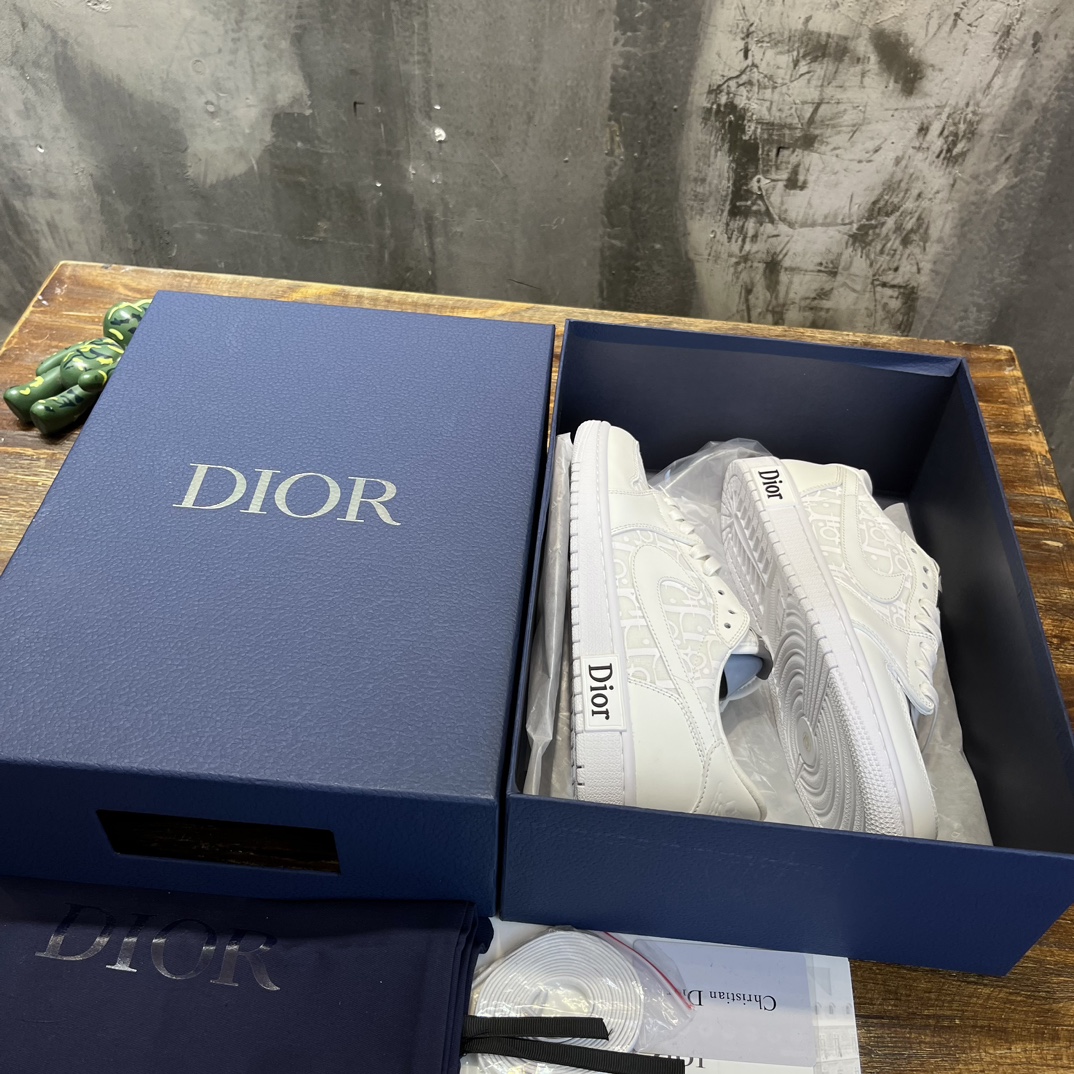 Bagsaaa D10r x Nike LOW-TOP SNEAKER White