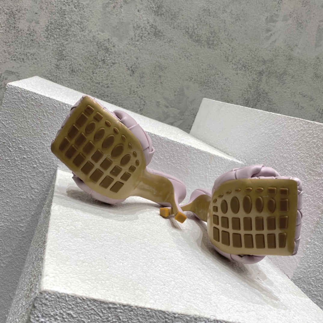 Bagsaaa B0tt*ga Ven*ta The Rubber Lido Sandals Pink