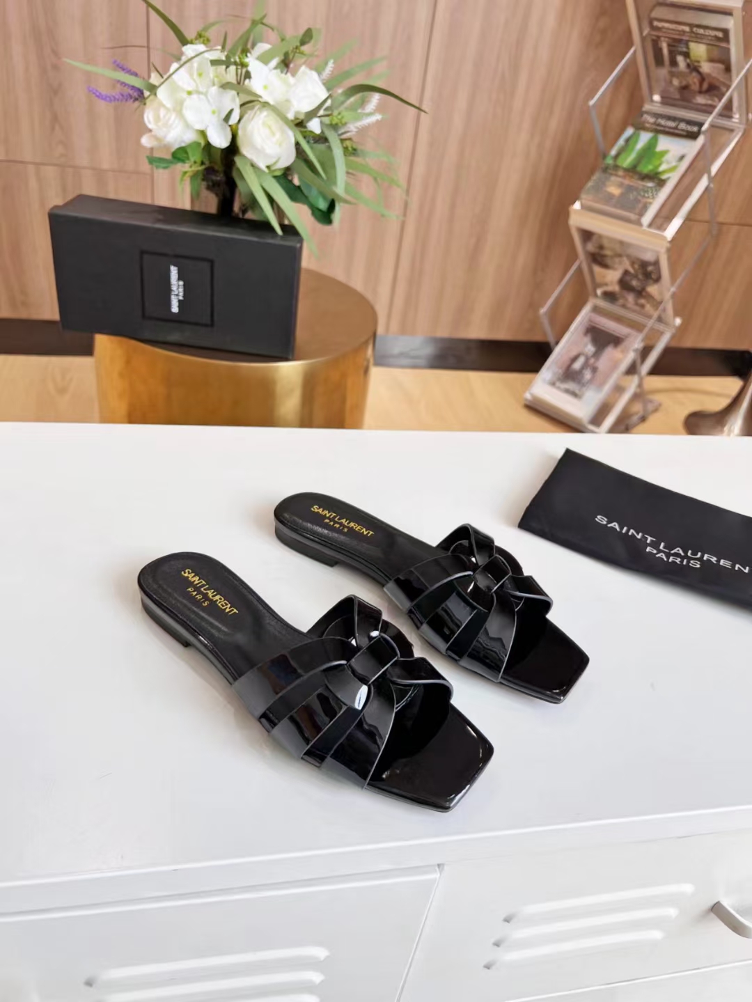 Bagsaaa Y51 Tribute Slides Patent Leather Black 