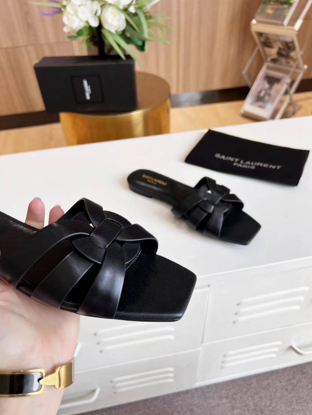 Bagsaaa Y51 Tribute Slides Patent Leather Black