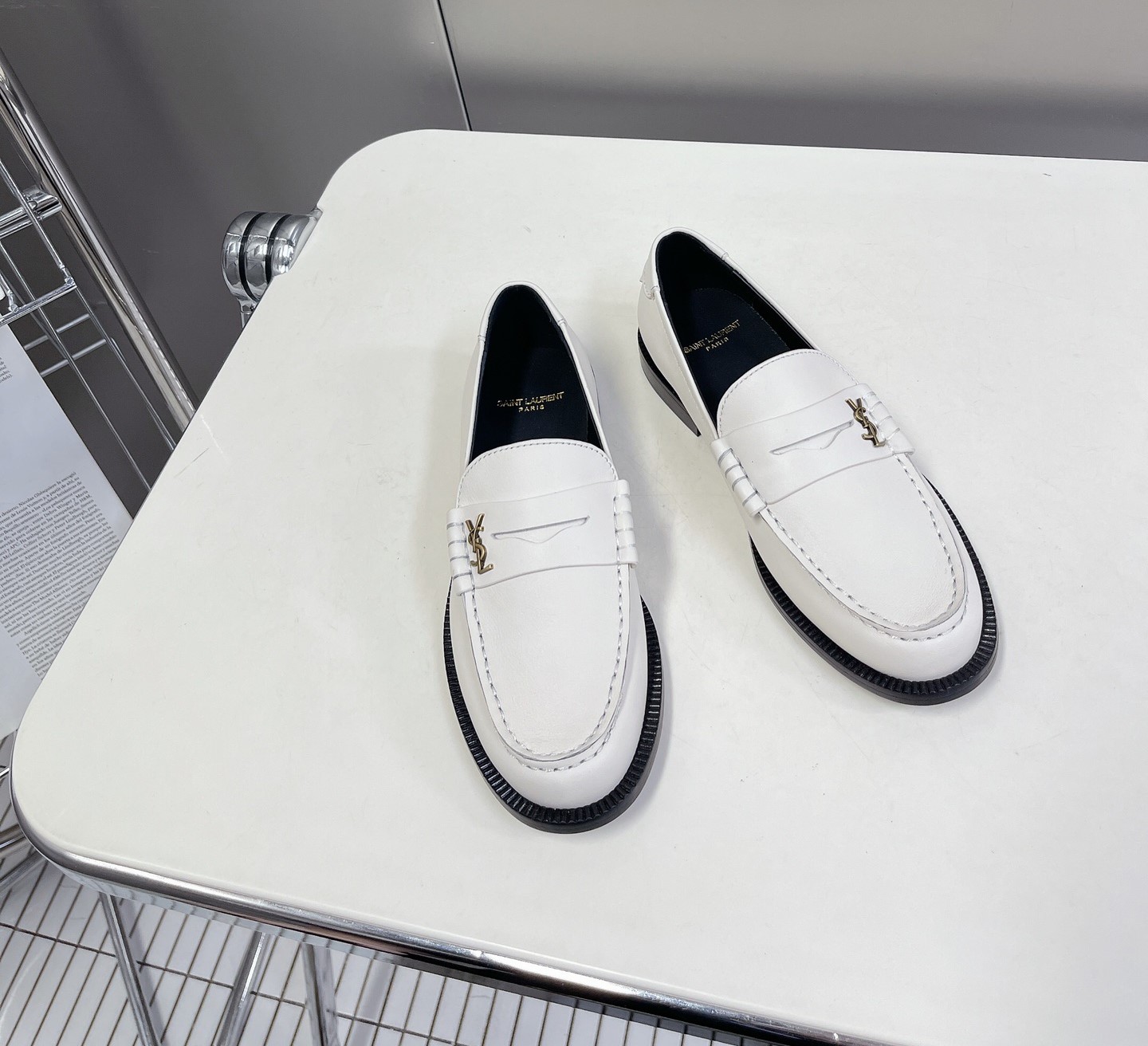 Bagsaaa Y51 White Loafers