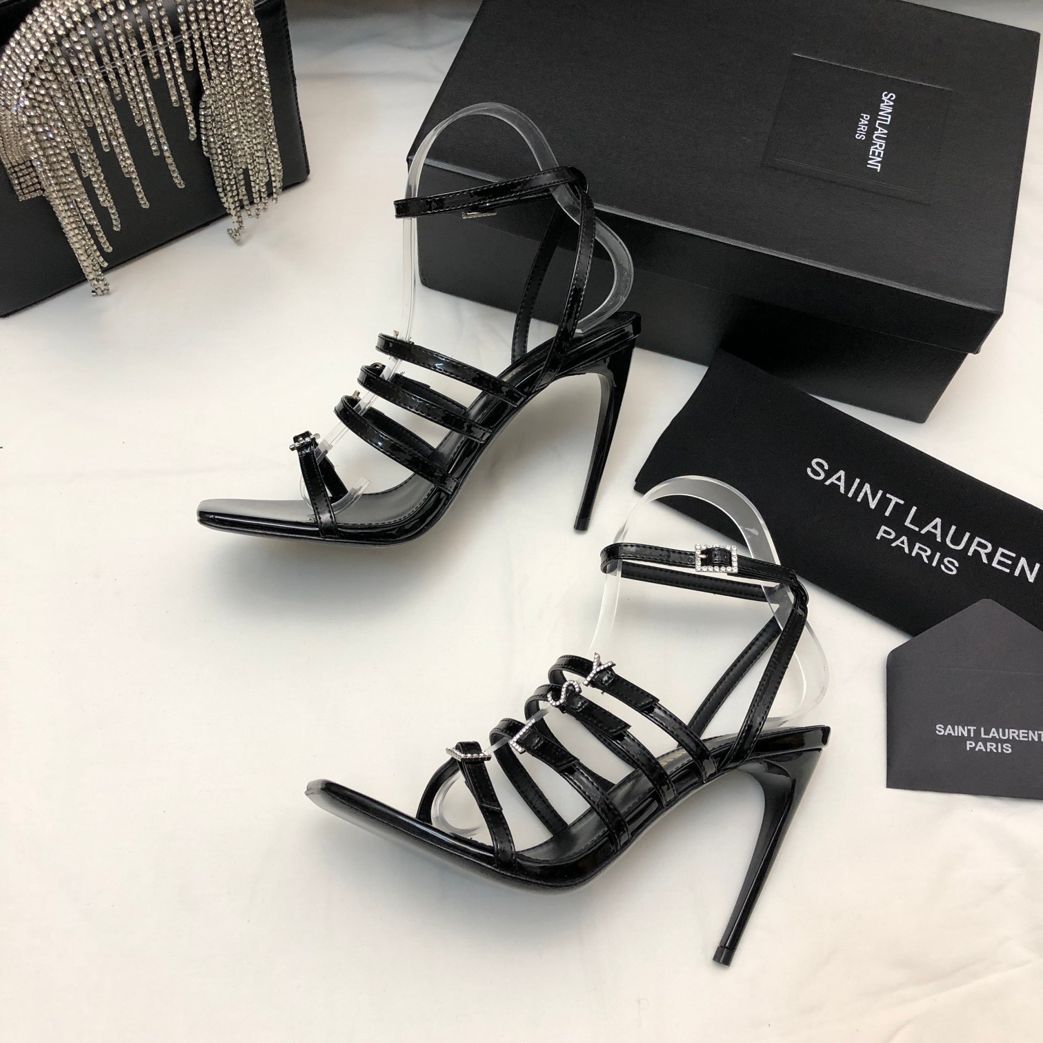 Bagsaaa Y51 Jerry embellished patent black sandals