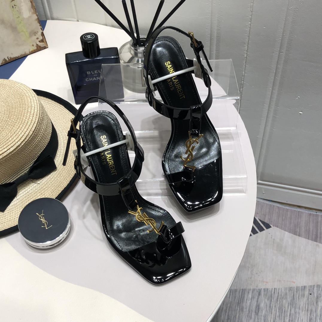Bagsaaa Y51 Cassandra 75 black patent leather sandals