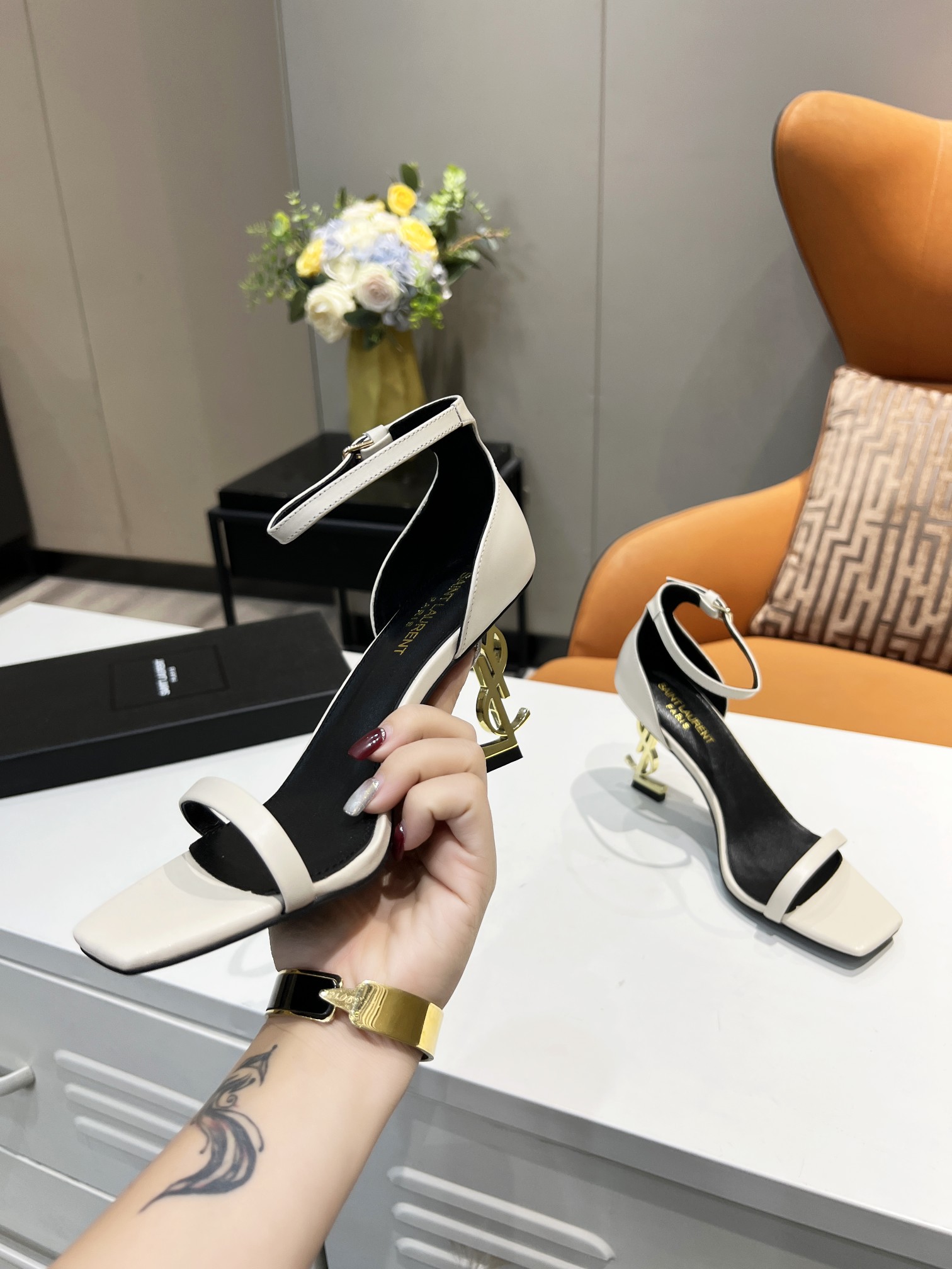 Bagsaaa Y51 Opyum white leather sandals 8.5cm