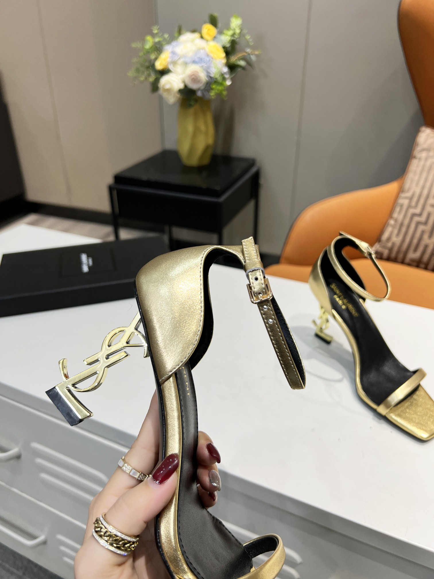 Bagsaaa Y51 Opyum gold leather sandals 8.5cm