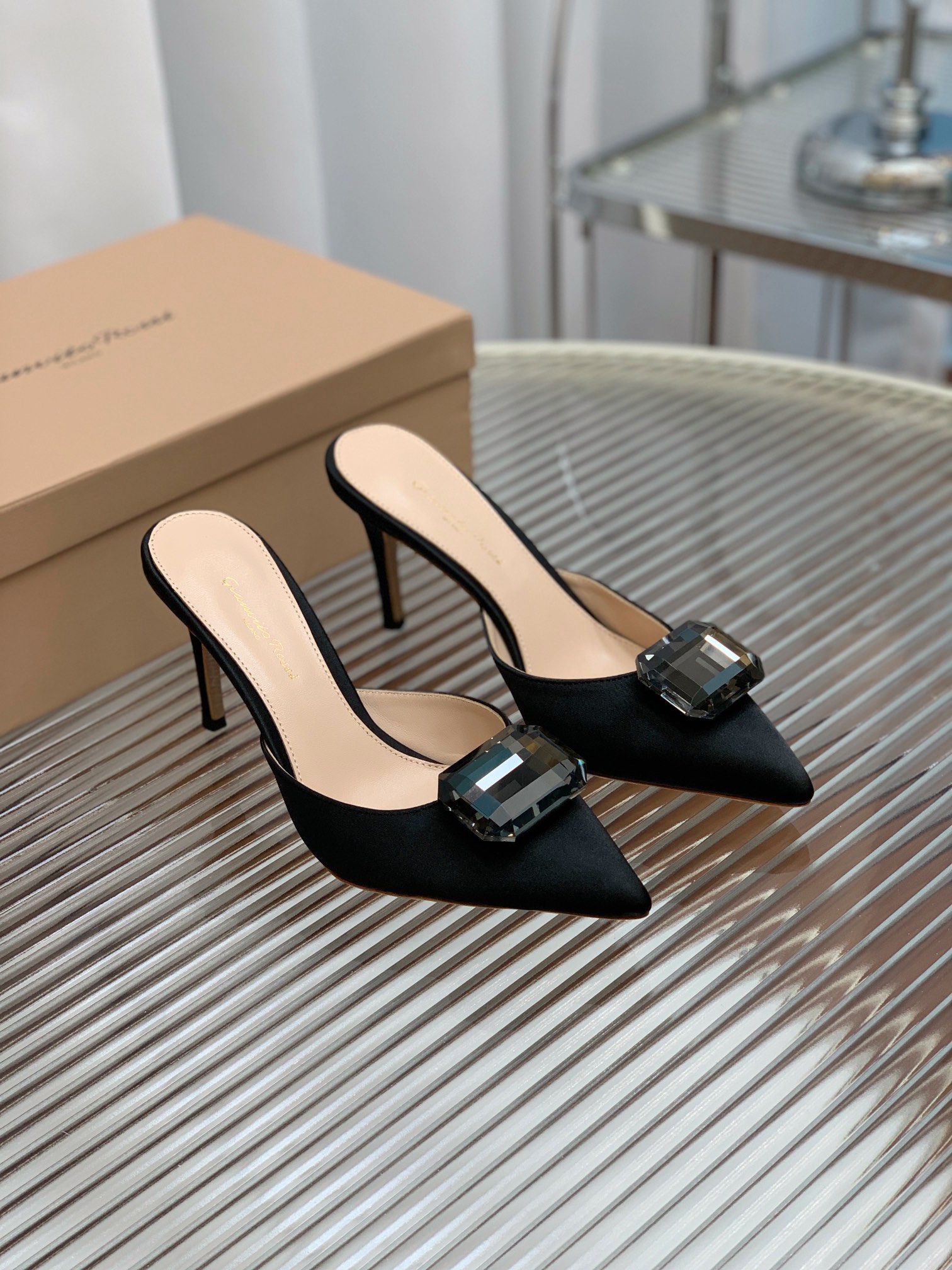 Bagsaaa Gianvito Rossi Jaipur 85mm satin black pumps