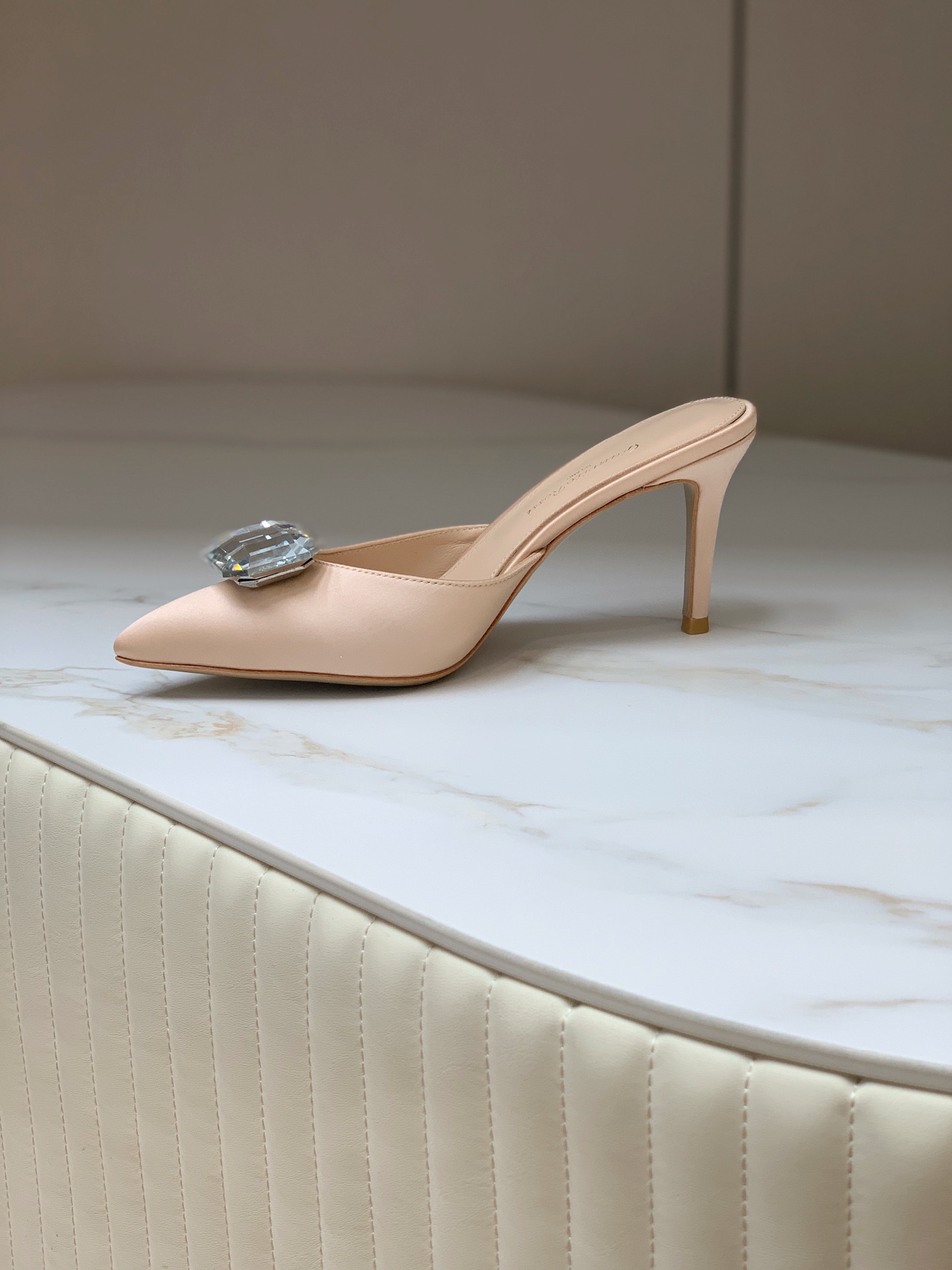 Bagsaaa Gianvito Rossi Jaipur 85mm satin beige pumps