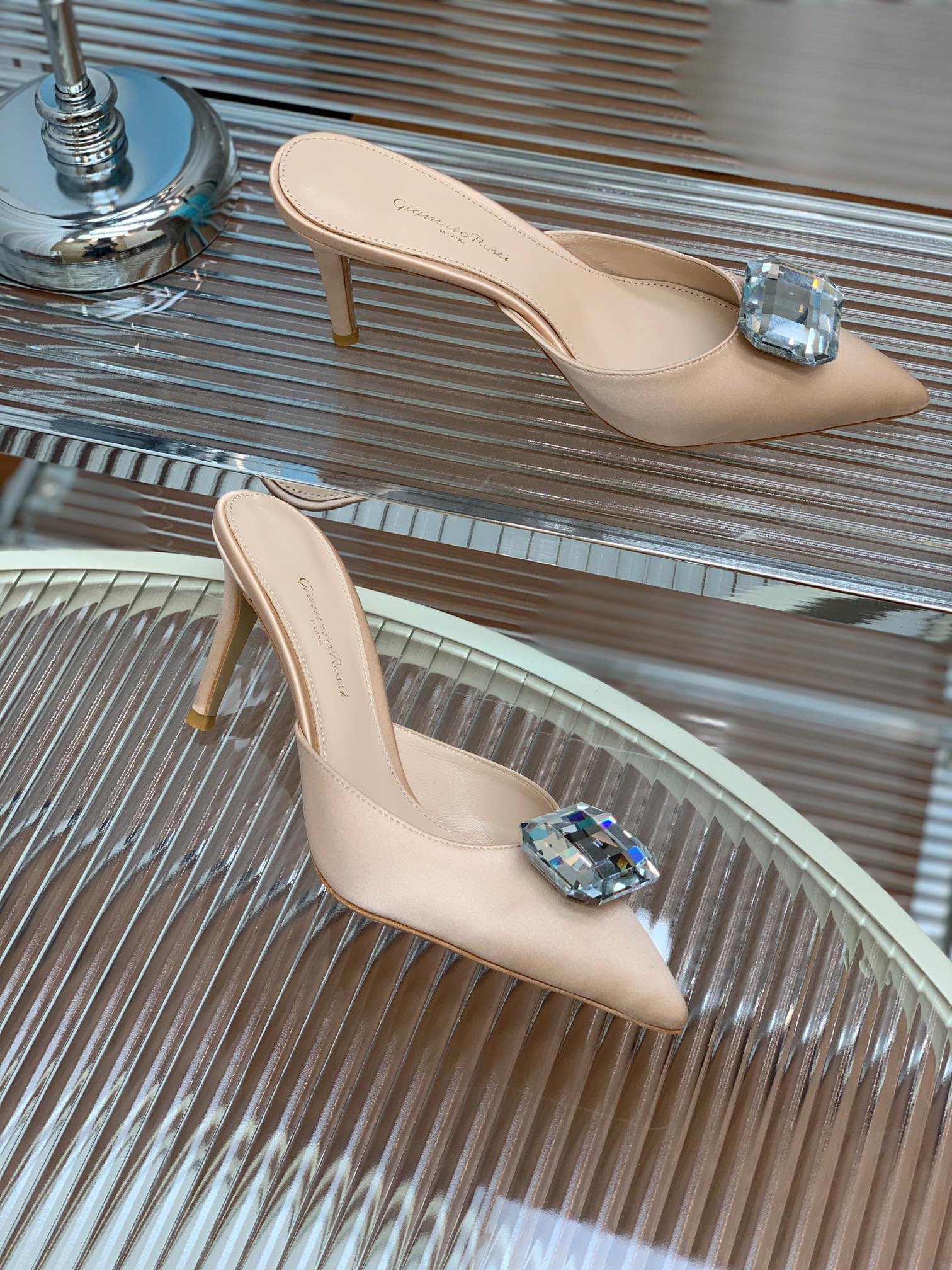 Bagsaaa Gianvito Rossi Jaipur 85mm satin beige pumps