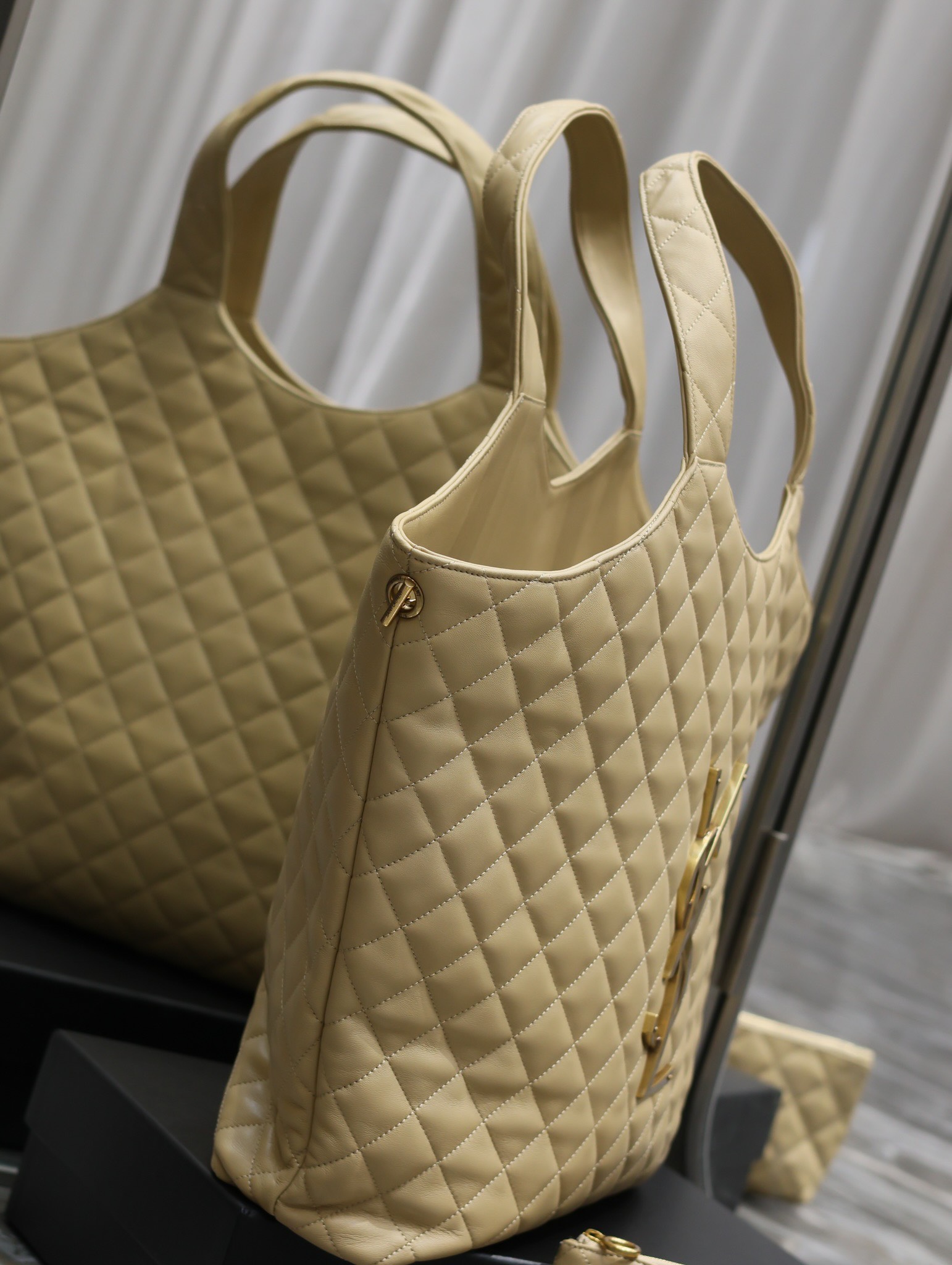 Bagsaaa Y51 ICARE TOTE Beige