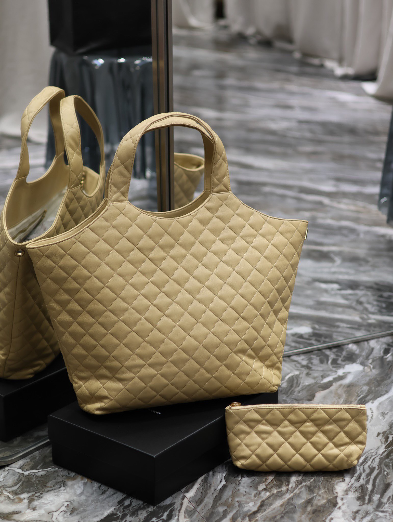Bagsaaa Y51 ICARE TOTE Beige