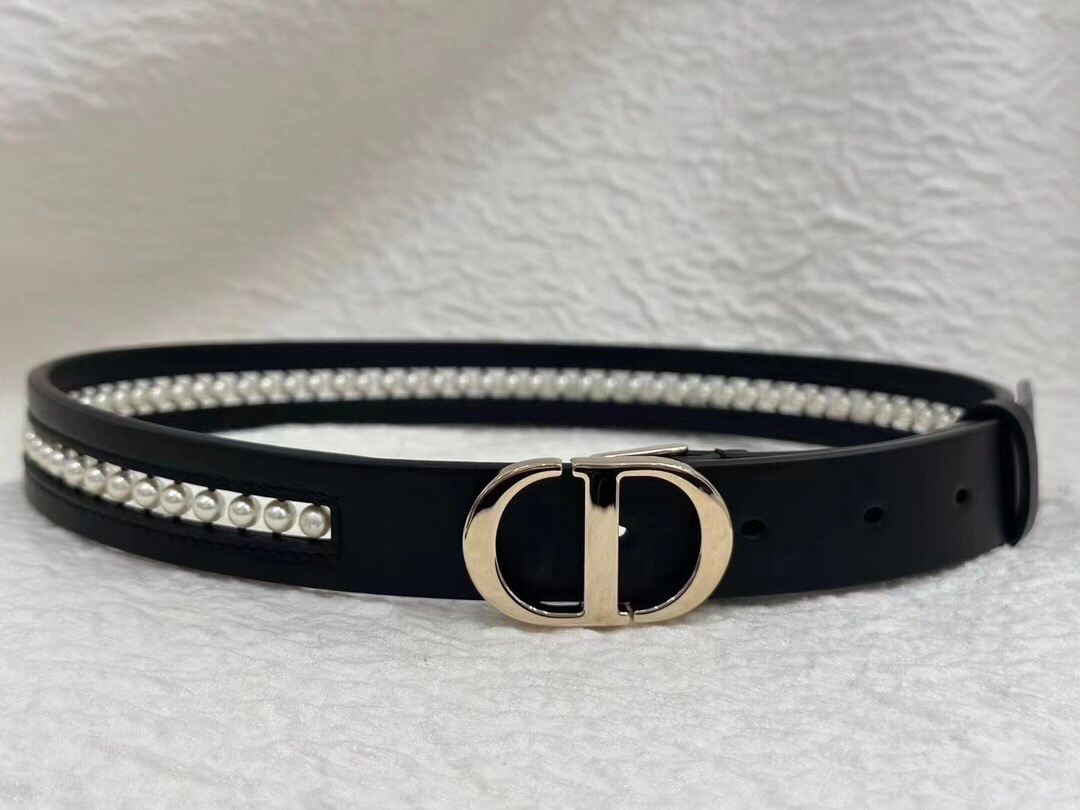 Bagsaaa D10r 30 MONTAIGNE BELT Black Smooth Calfskin and White Glass Pearls, 25 MM