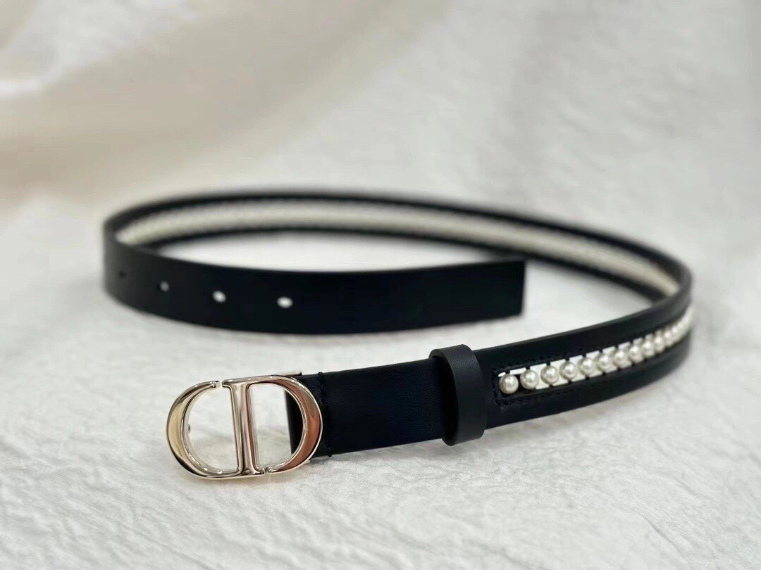 Bagsaaa D10r 30 MONTAIGNE BELT Black Smooth Calfskin and White Glass Pearls, 25 MM